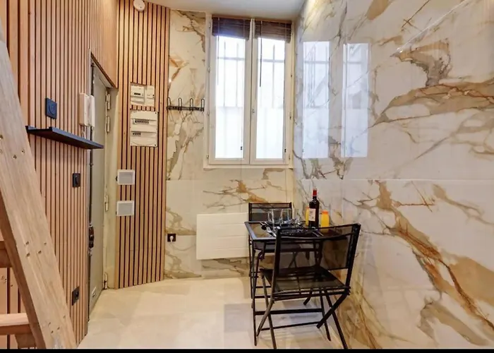 Cosy Room Inside Batignolles - L60