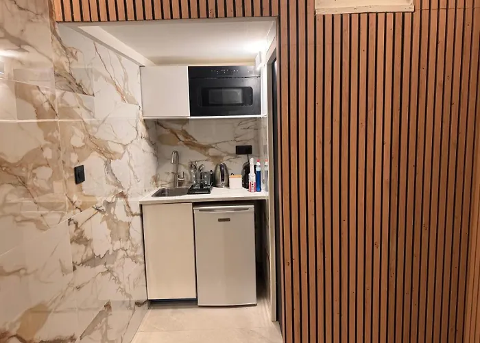 Cosy Room Inside Batignolles - L60