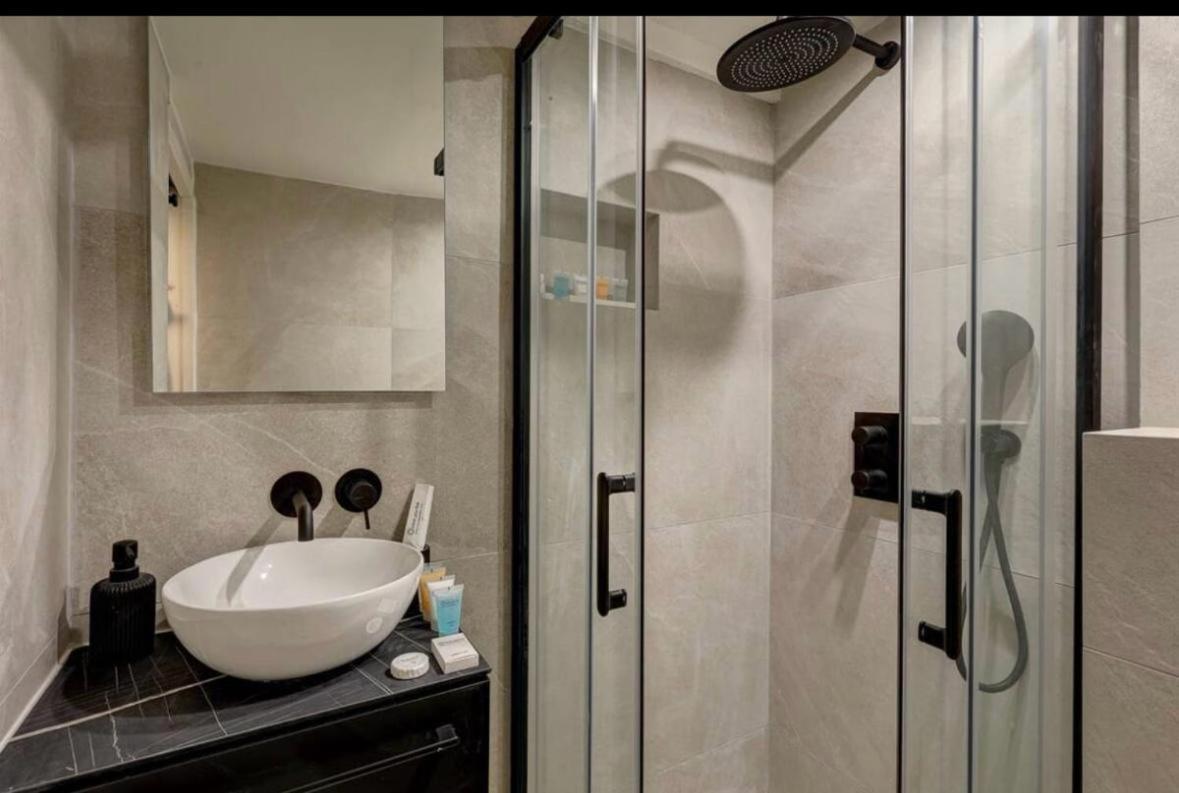 Cosy Inside Batignolles - L60
